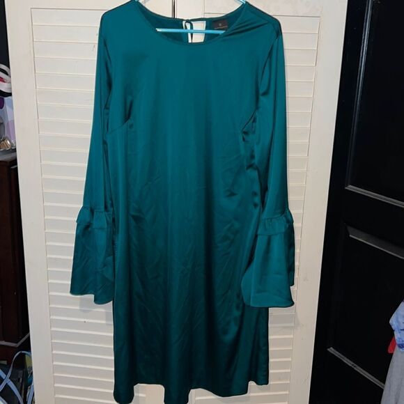 Worthington shift dress with bell sleeves - Picture 1 of 8
